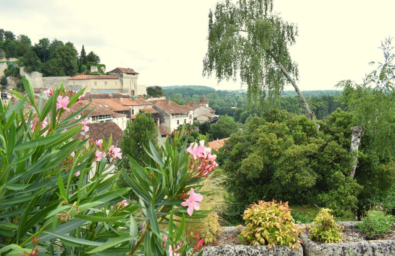 La Maison Du Tourniquet Aubeterre-sur-Dronne Exterior foto